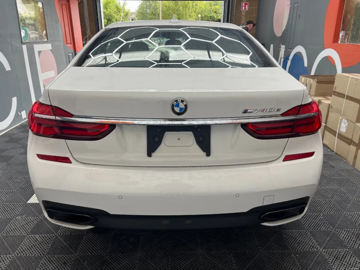 BMW 7-Series 2017 BMW 740E M-SPORT 2.0 AUTOMATIC / - Image 3