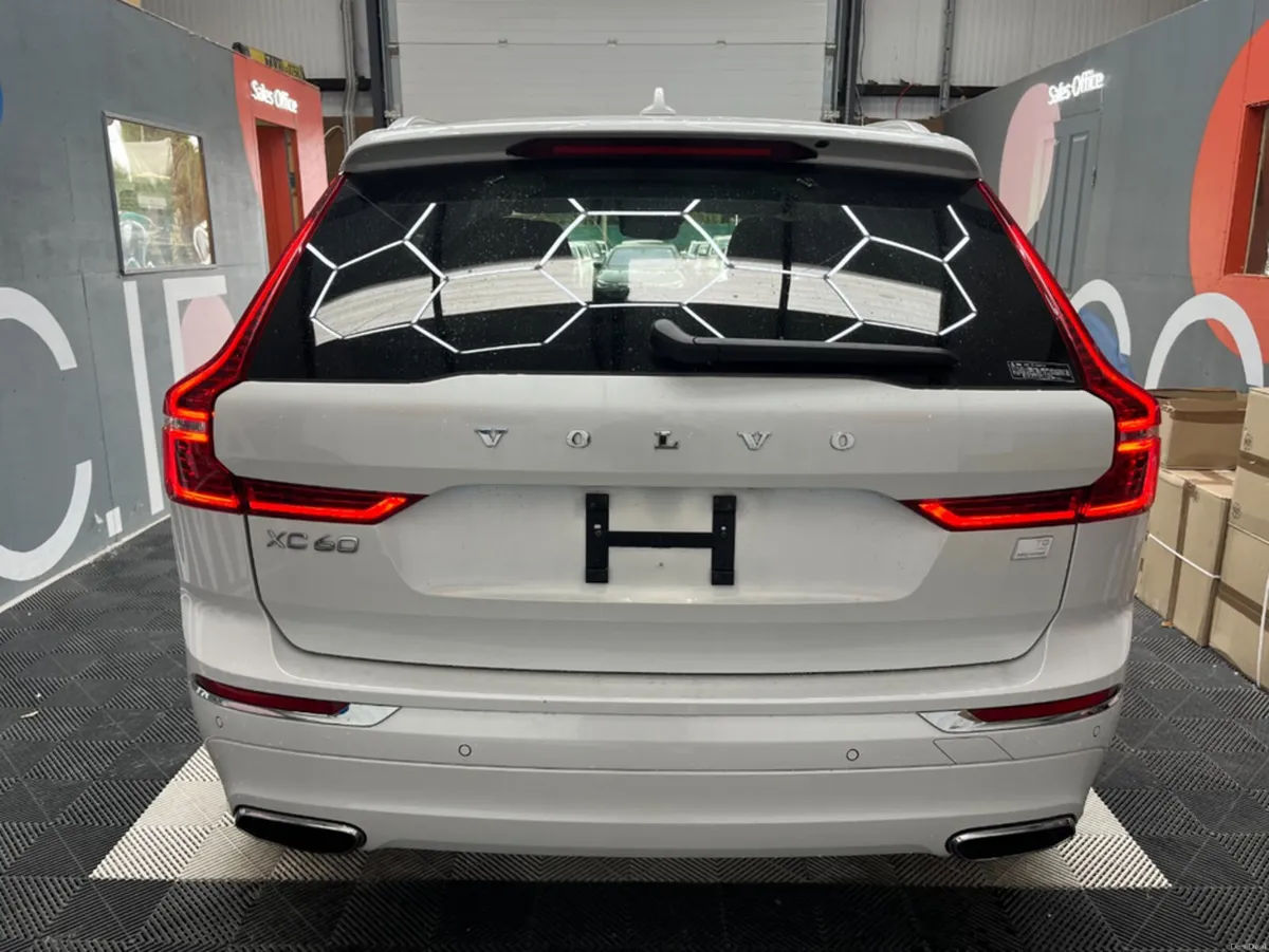 Volvo XC60 2021 VOLVO XC60 T8 PLUG-IN 2.0 AUTOMATI - Image 3