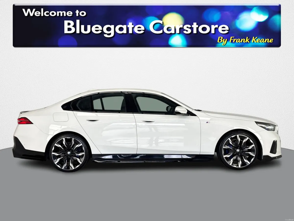 BMW i5 EDRIVE40 M SPORT **SURROUND PARKING SENSORS - Image 3