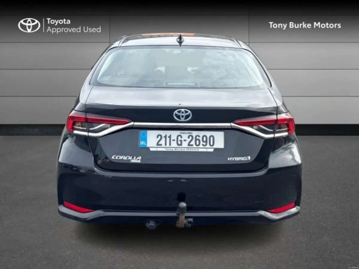 Toyota Corolla Saloon - Luna Edition - 1.8 Hybrid - Image 6