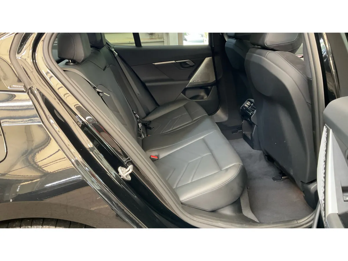 BMW i5 EDRIVE 40 M SPORT AUTOMATIC **ONE OWNER / 1 - Image 6