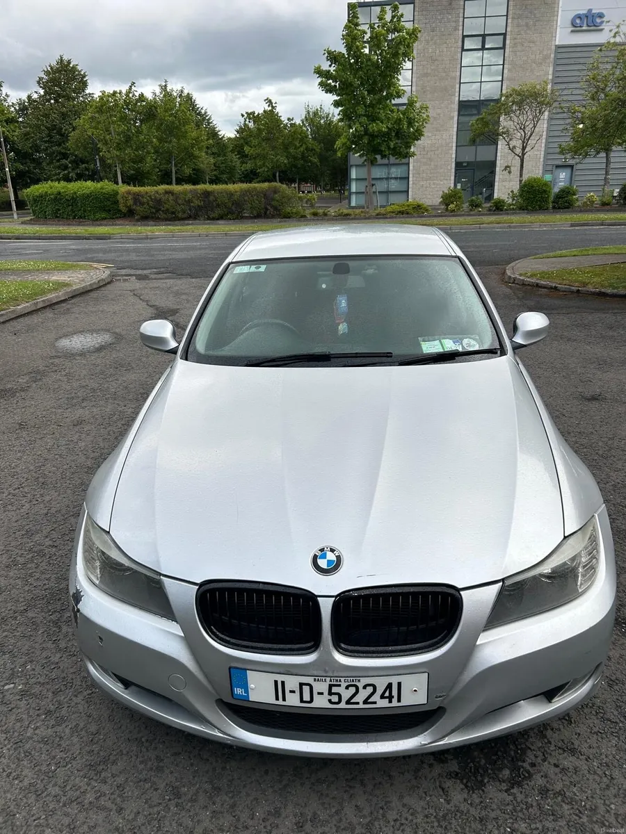 Bmw salon 320d 2011 - Image 1