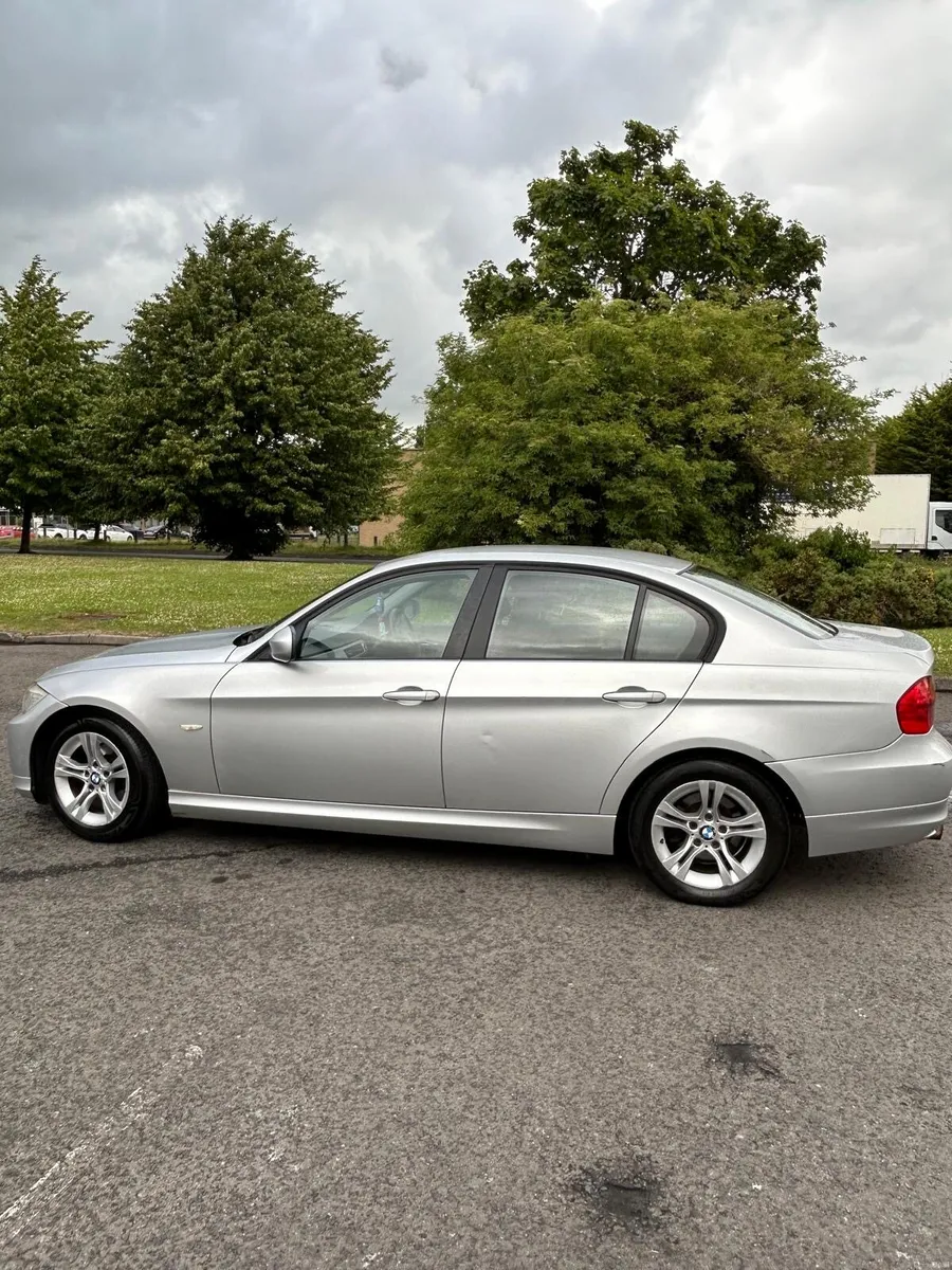 Bmw salon 320d 2011 - Image 5