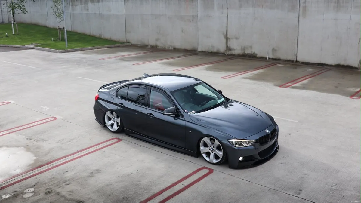 2017 BMW 320d M-Sport - Image 3