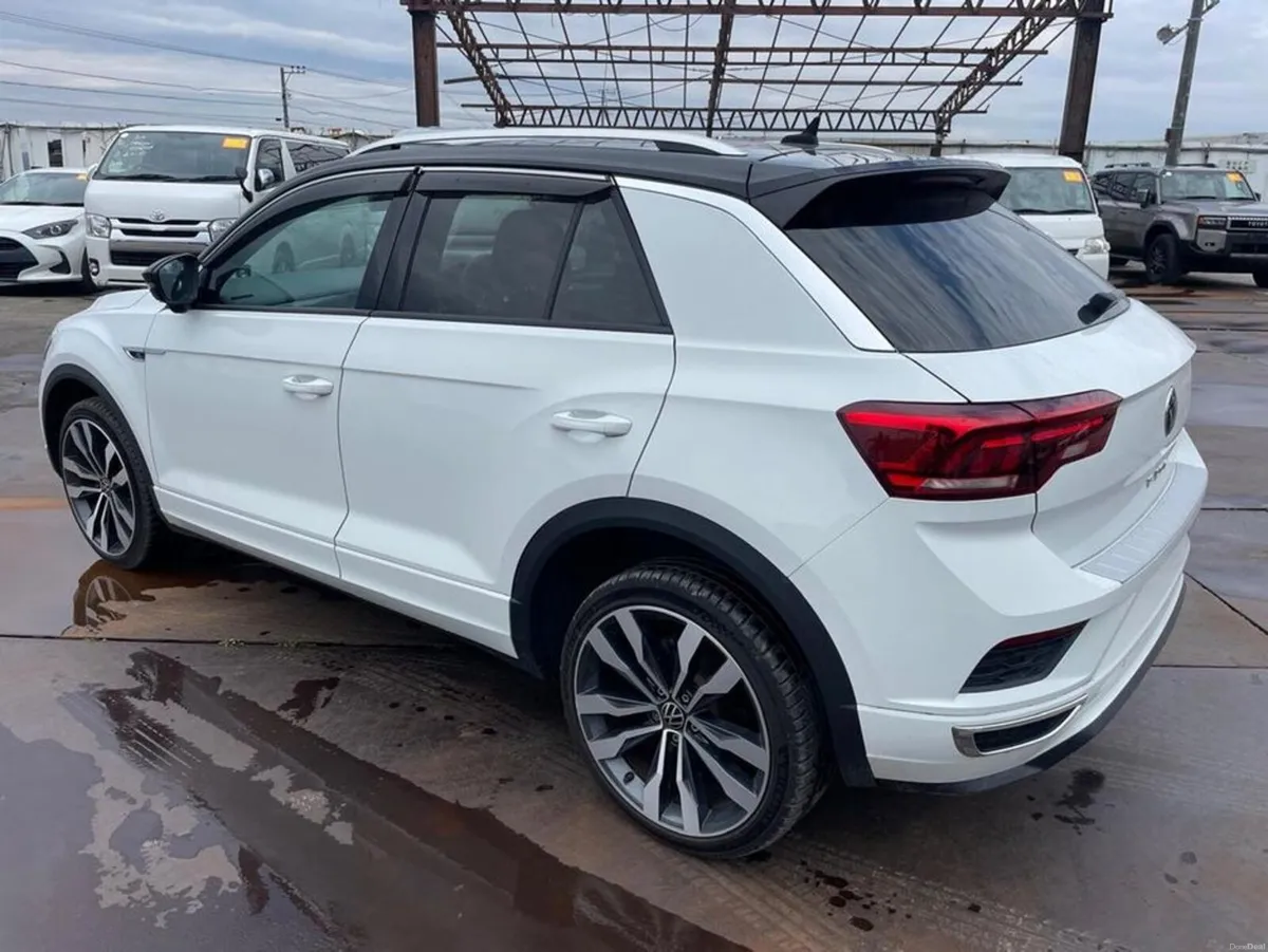 Volkswagen T-Roc R-LINE - Image 3