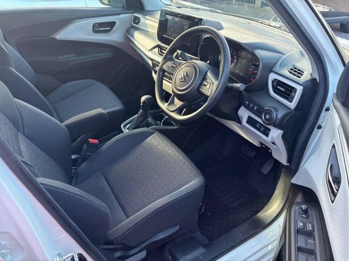 Suzuki Swift 1.2 HYBRID AUTOMATIC - CRUISE CONTROL - Image 3
