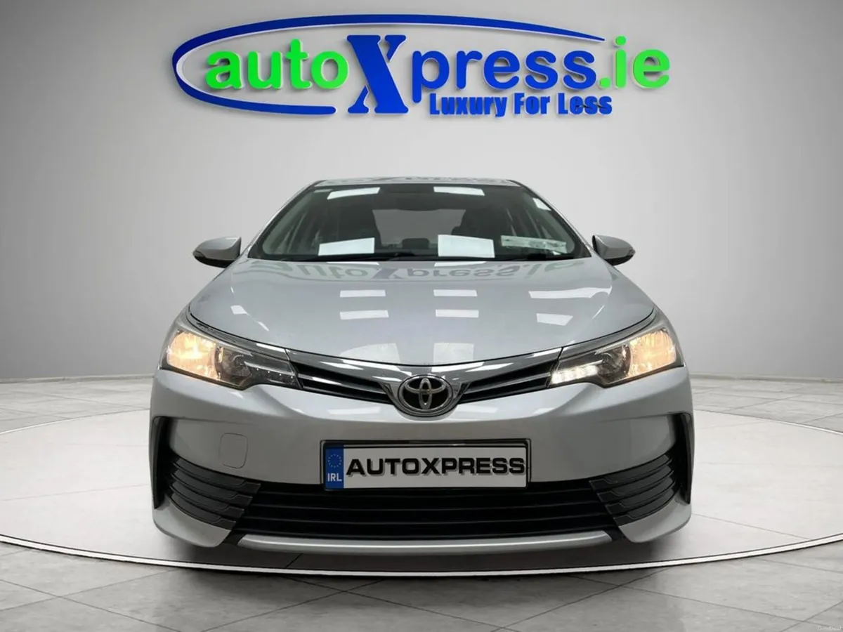Toyota Corolla 1.3 Manual, Low mileage - Image 3