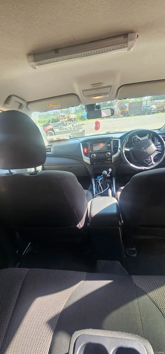 Mitsubishi L200 2017 - Image 2