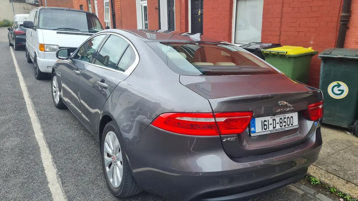 Jaguar XE 2016 - Image 5