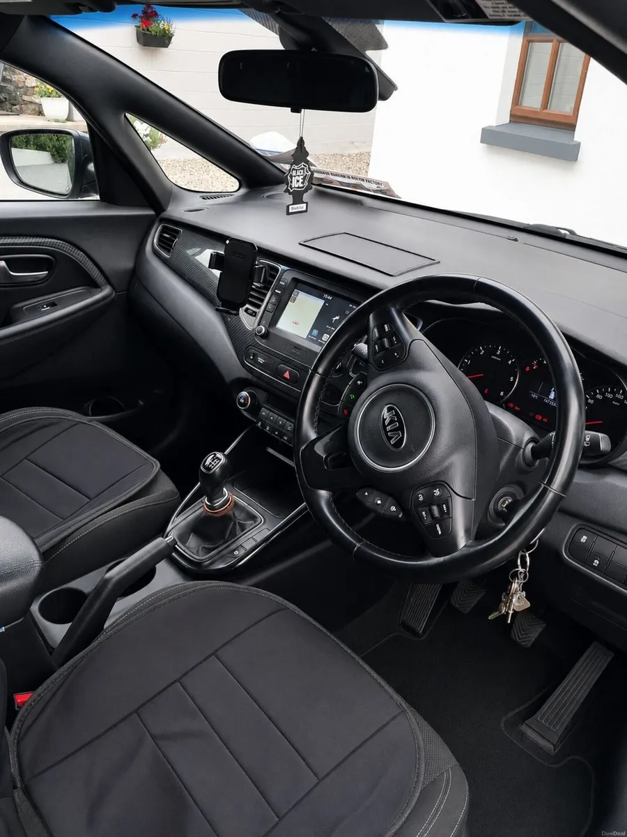 Kia Carens 2018 low mileage 7 seats - Image 4