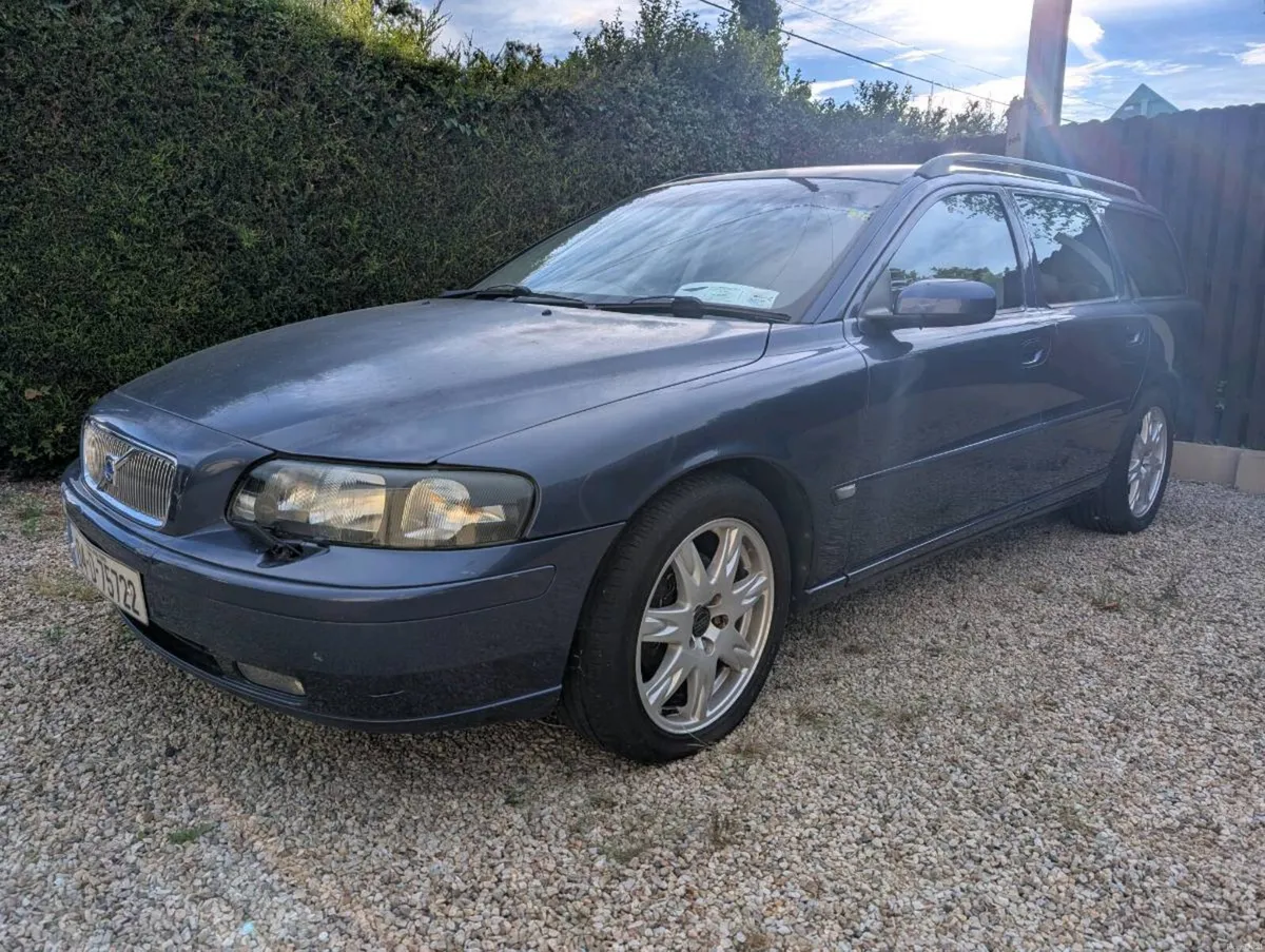 *2004 VOLVO V70 2.5L PETROL* - Image 3