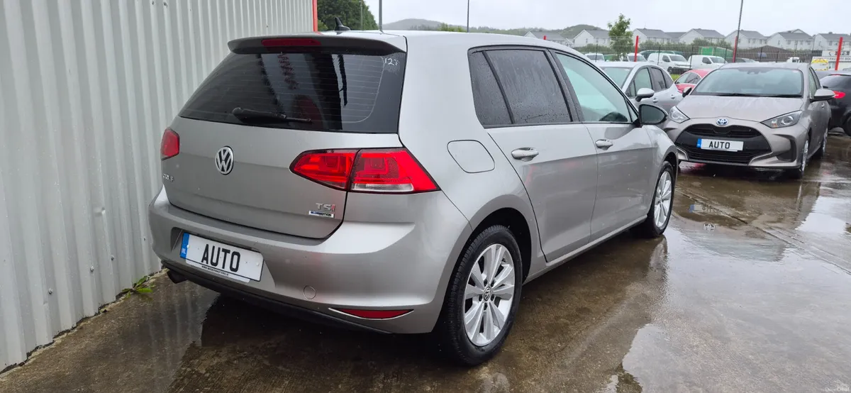 Volkswagen Golf automatic comfort 1.2 tsi low kms - Image 4