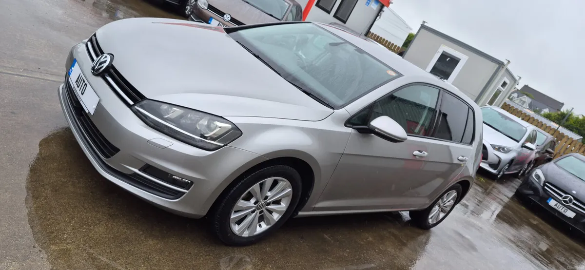 Volkswagen Golf automatic comfort 1.2 tsi low kms - Image 5