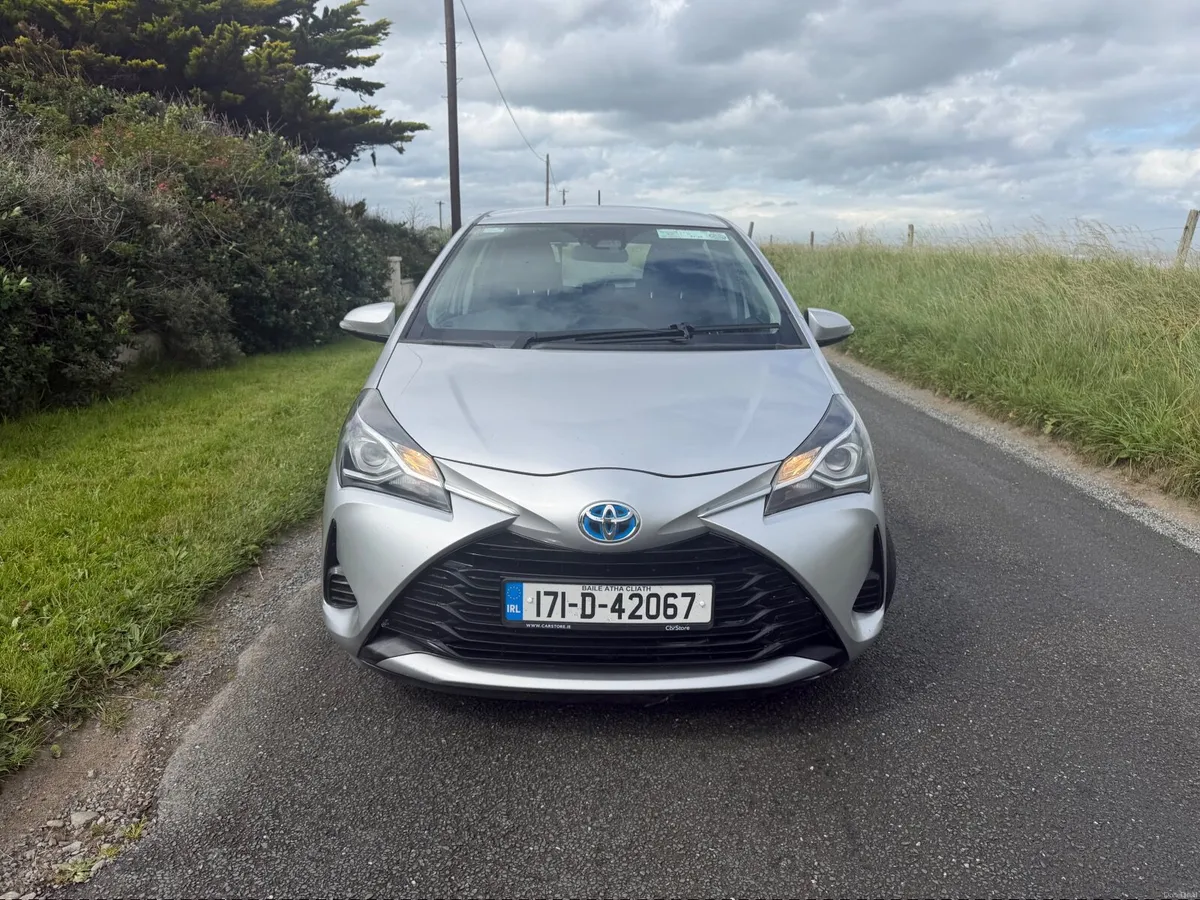 171 Hybrid Toyota Yaris Auto - Image 4