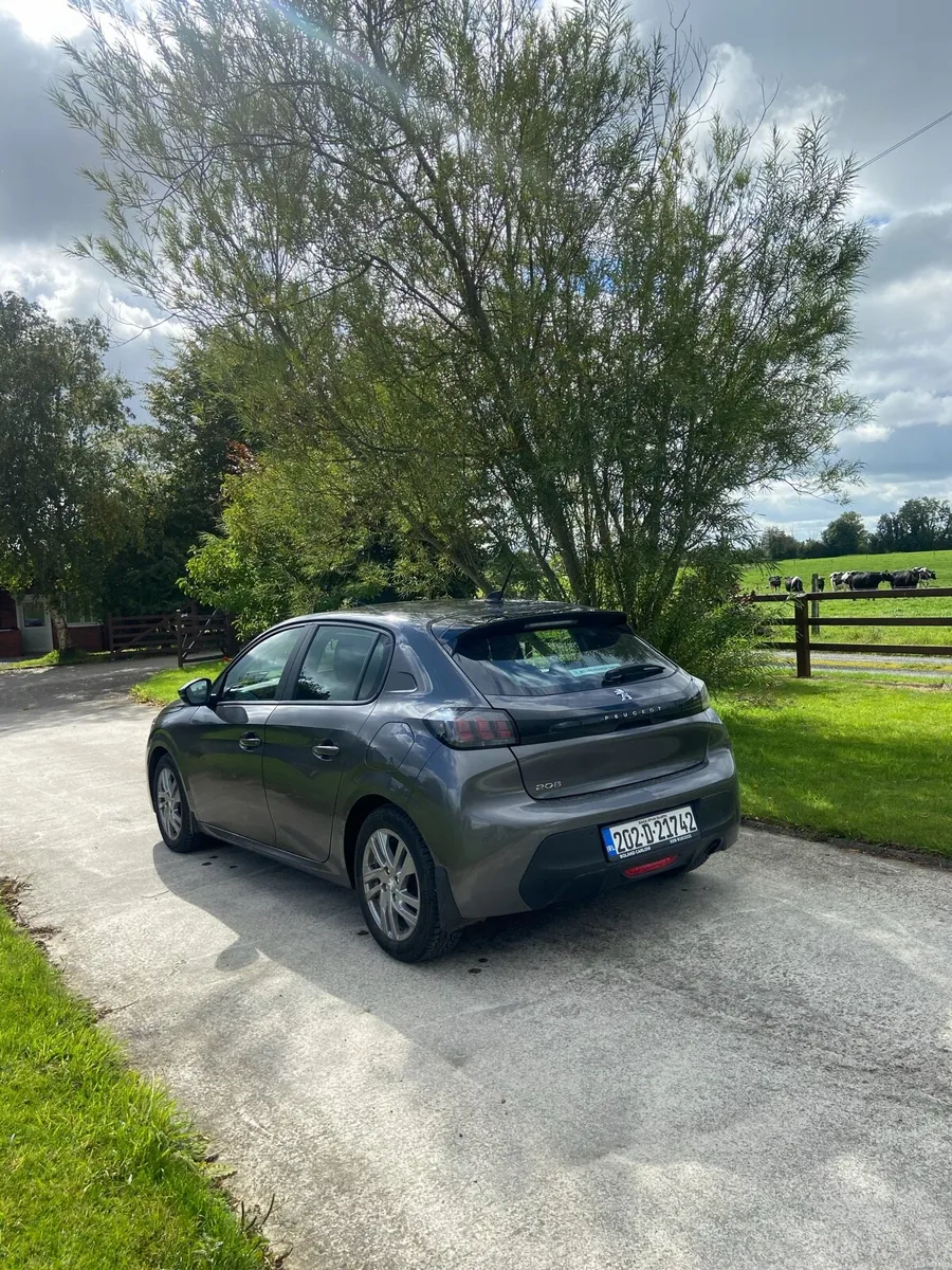 Peugeot 208 low mileage - Image 1