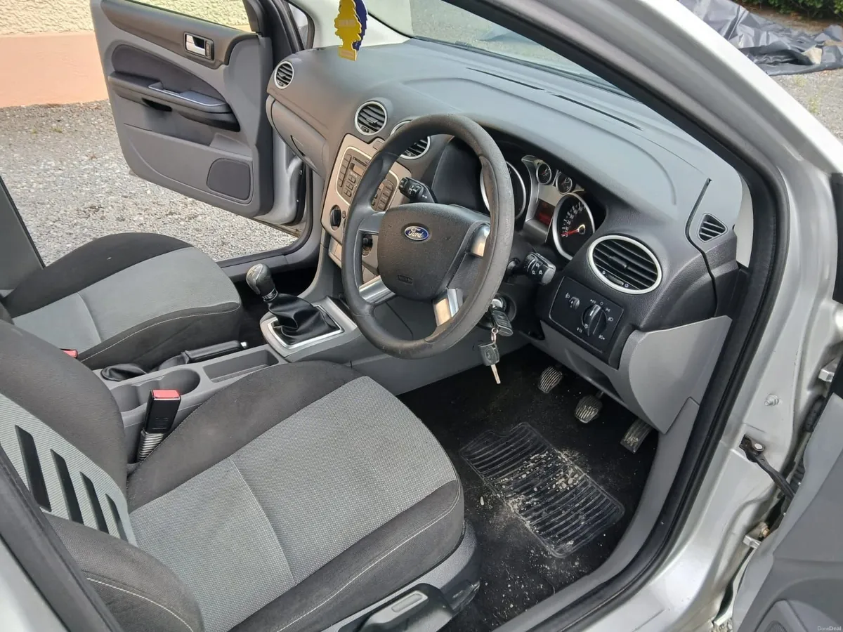 Ford Focus 2010 - Image 3
