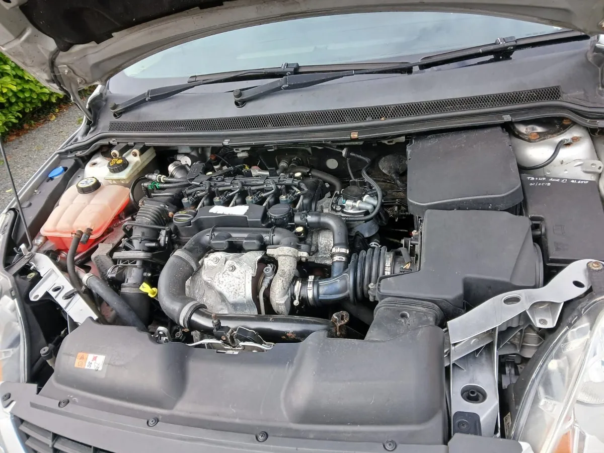 Ford Focus 2010 - Image 4