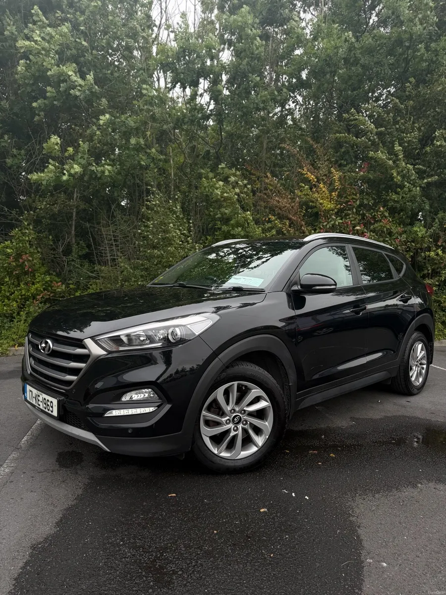 2017 Hyundai Tucson Automatic *VERY CLEAN* - Image 2