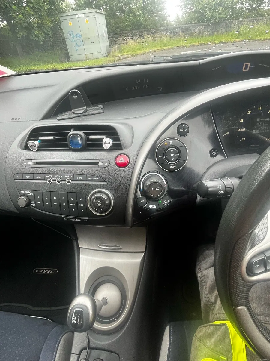 Honda civic - Image 2