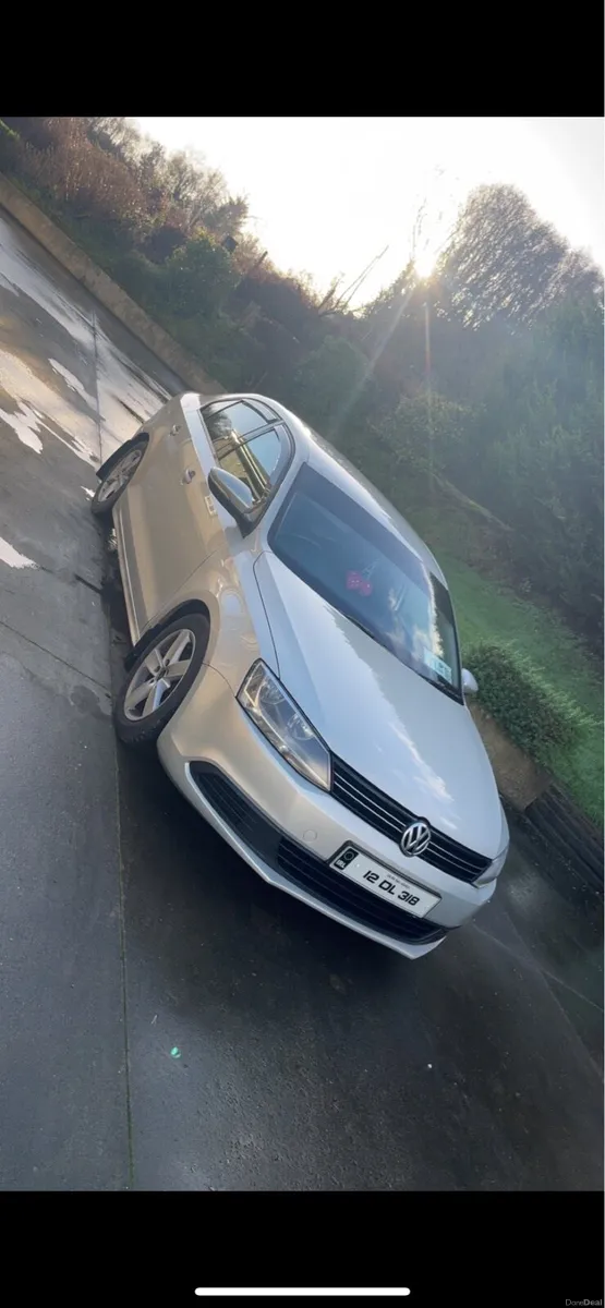 12 Volkswagen Jetta 1.6 - Image 1