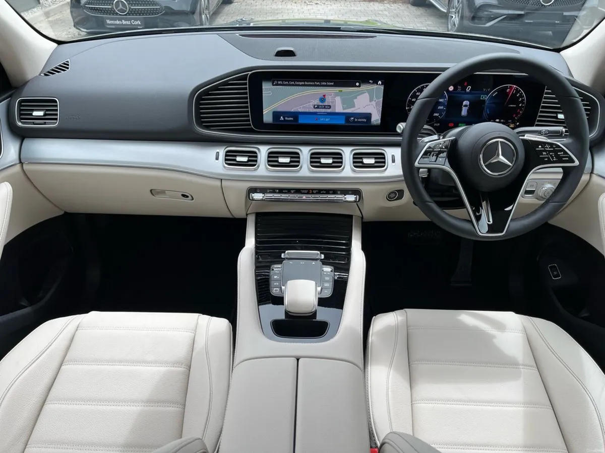 Mercedes-Benz GLE 350DE AMG Line Plus PHEV SUV  ** - Image 4