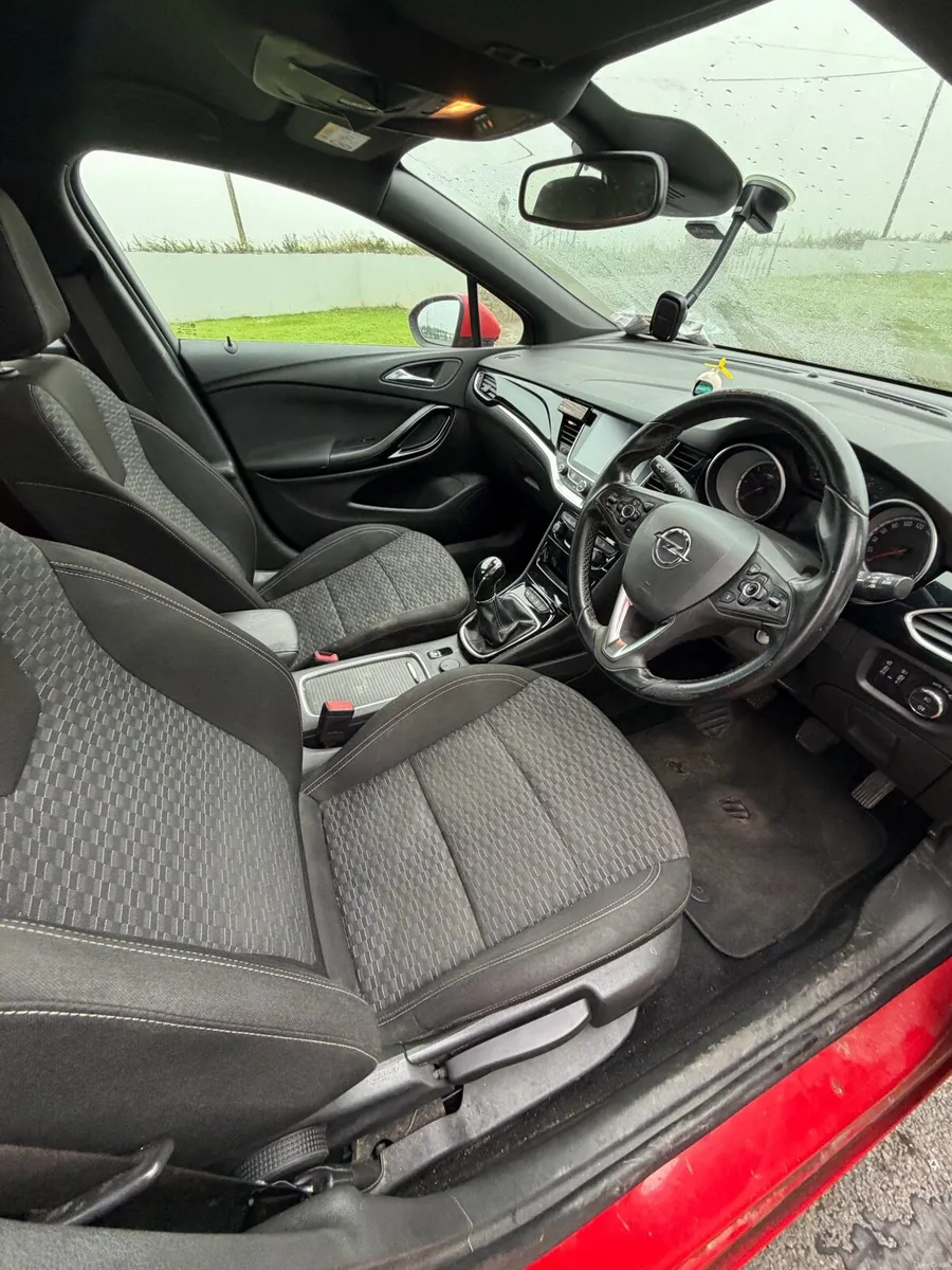 Car - Image 2