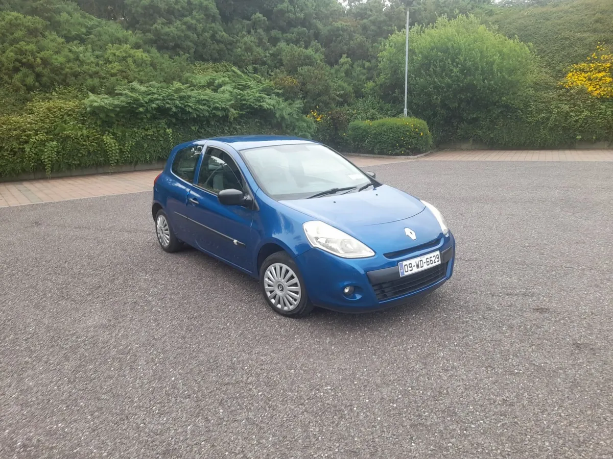 Renault Clio 2009 - Image 1