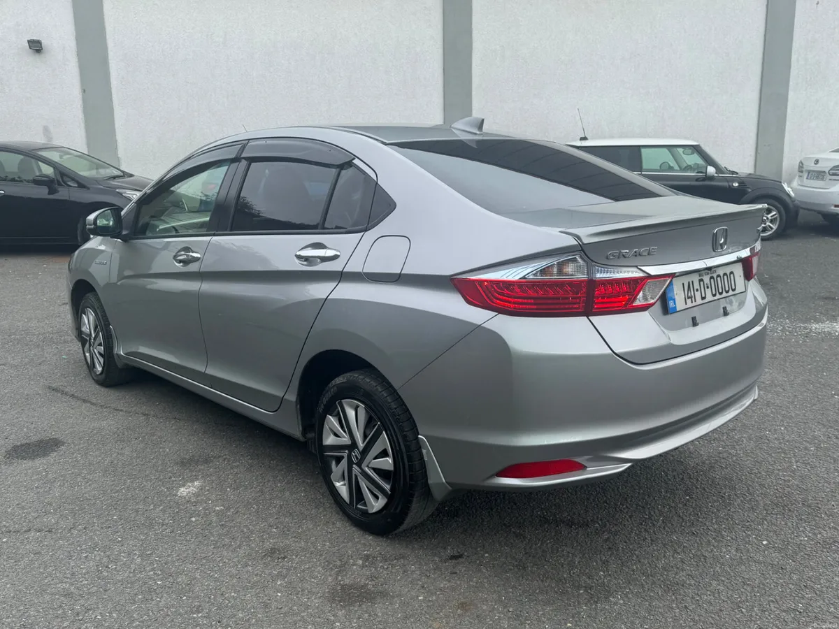 Honda Grace 1.5 Hybrid Full Options - Image 5