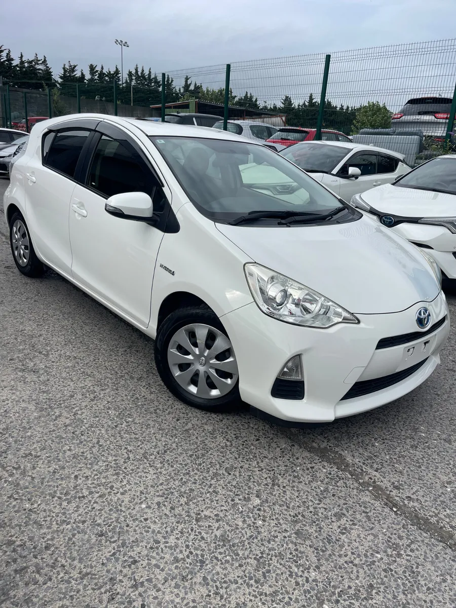 2014 Toyota Aqua hybrid automatic low mileage - Image 1