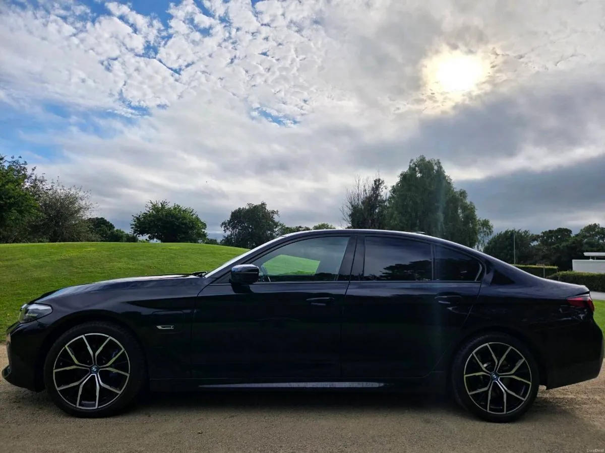 231 BMW 530E MSPORT - Image 1