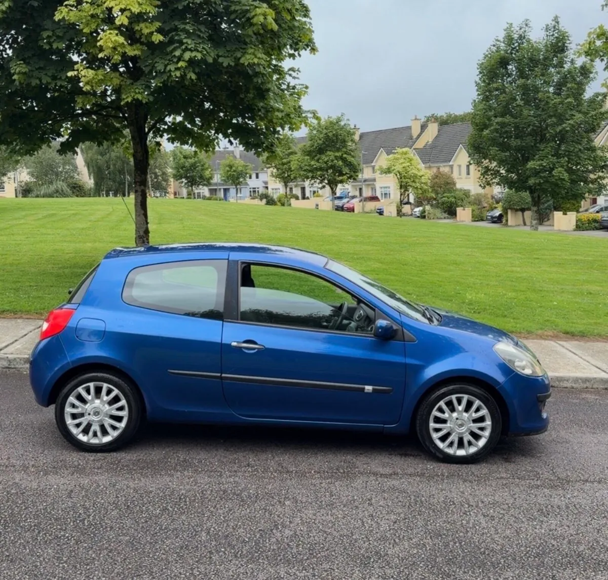 **08 RENAULT CLIO 1.2 DYNAMIQUE** - Image 4
