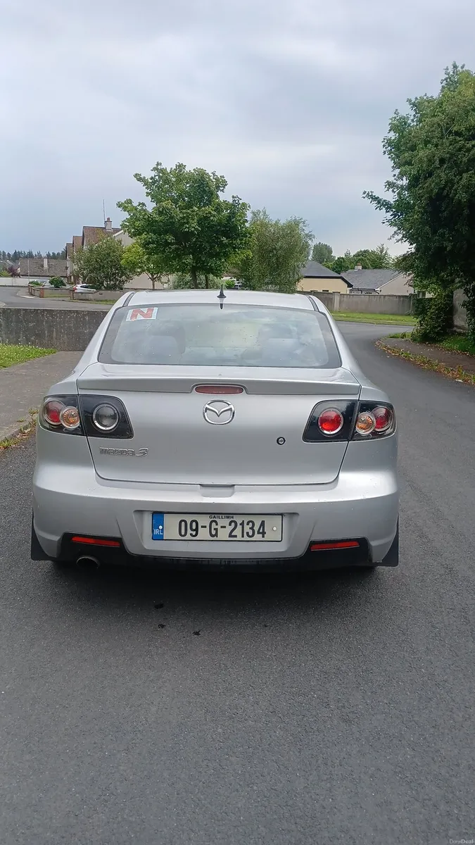 2009 Mazda 3 1.6 petrol 5 speed manual nct until S - Image 2