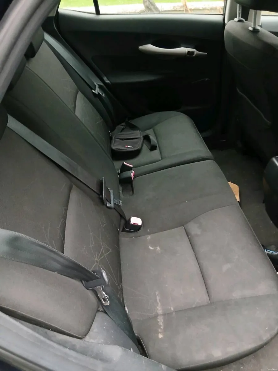 Car - Image 4