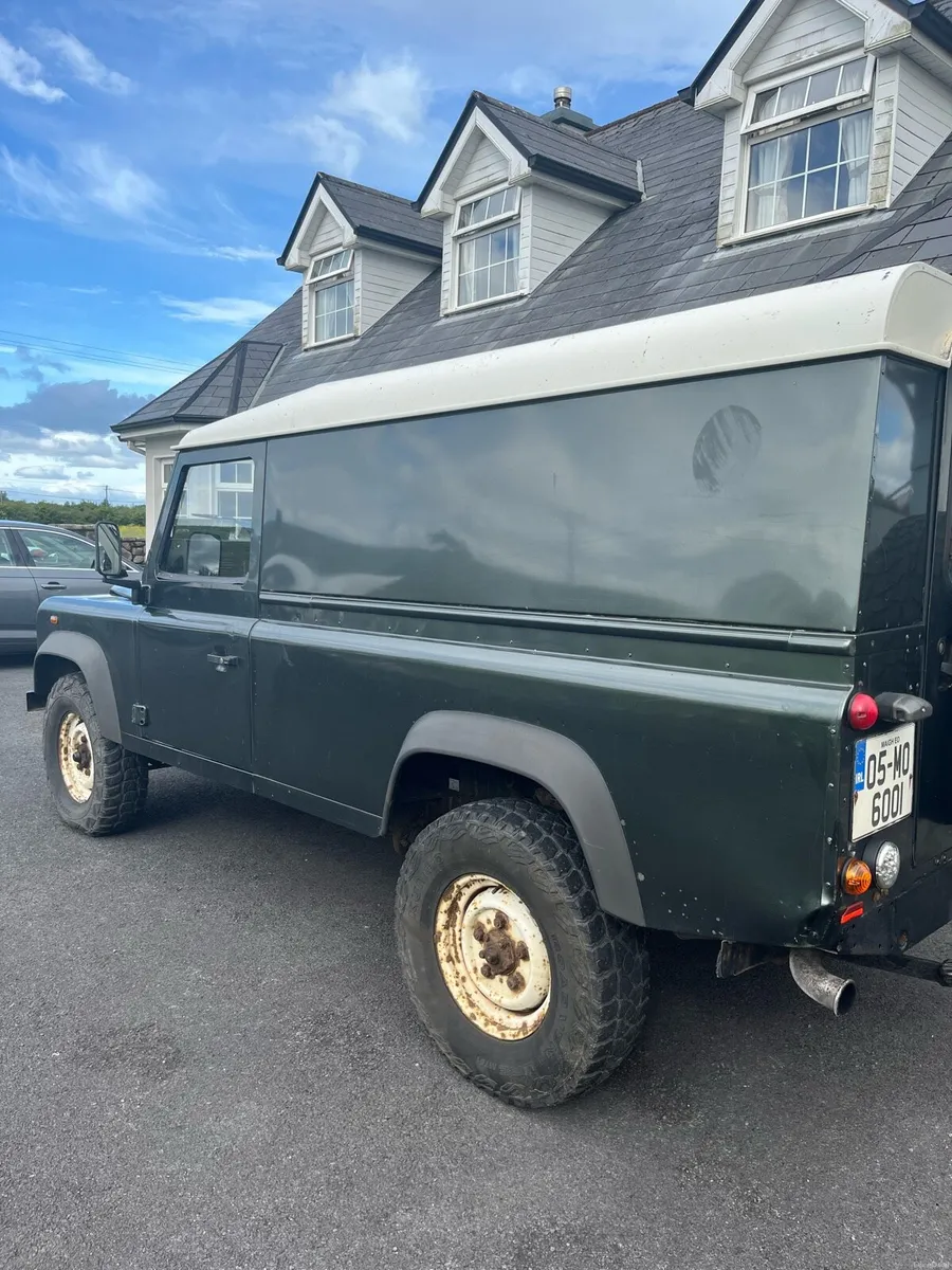 Land Rover Defender 110 - Image 4