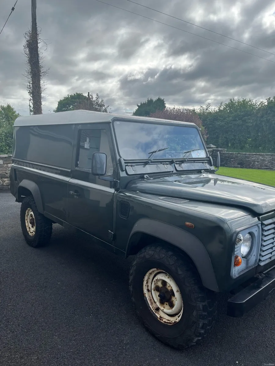 Land Rover Defender 110 - Image 2