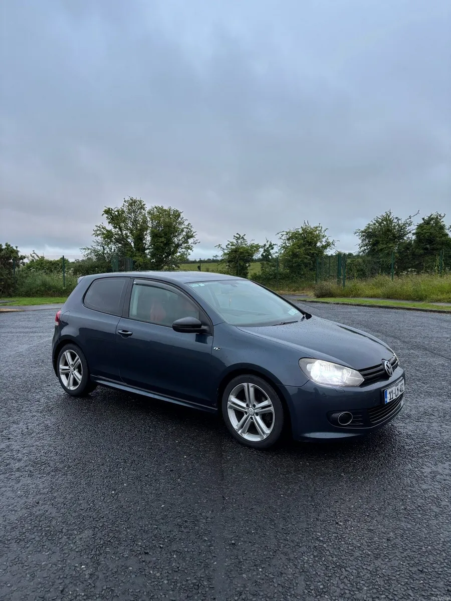 Volkswagen Golf R Line 2011 - Image 1