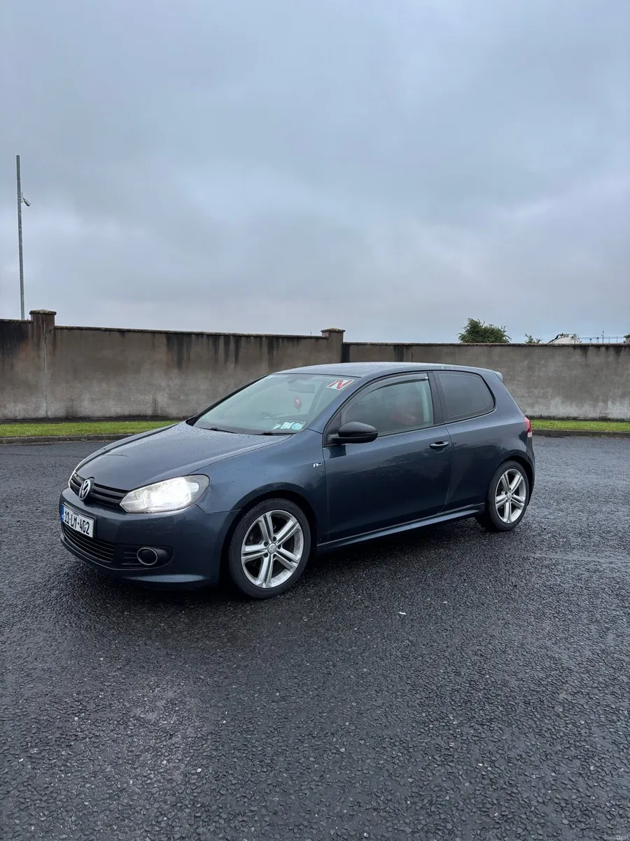 Volkswagen Golf R Line 2011 - Image 2