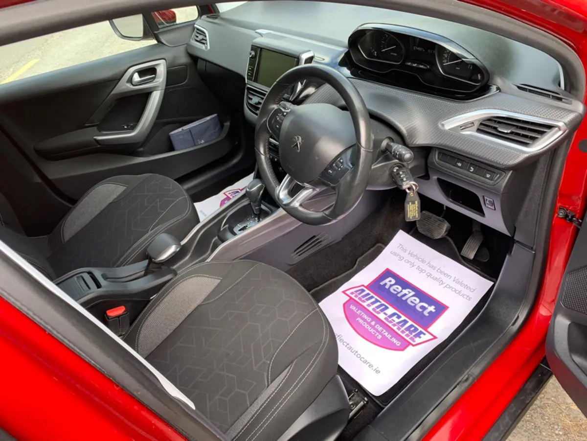Peugeot 2008 ACTIVE 1.2 110 AUTOMATIC 6.2 4 - Image 5