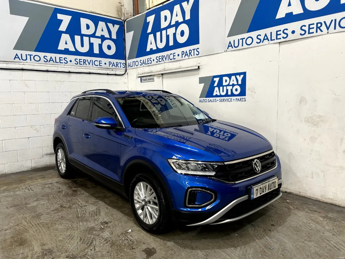 Volkswagen T-Roc LIFE 1.0 TSI MANUAL 6SPEED FWD 11 - Image 1
