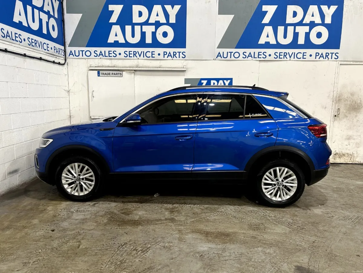 Volkswagen T-Roc LIFE 1.0 TSI MANUAL 6SPEED FWD 11 - Image 4