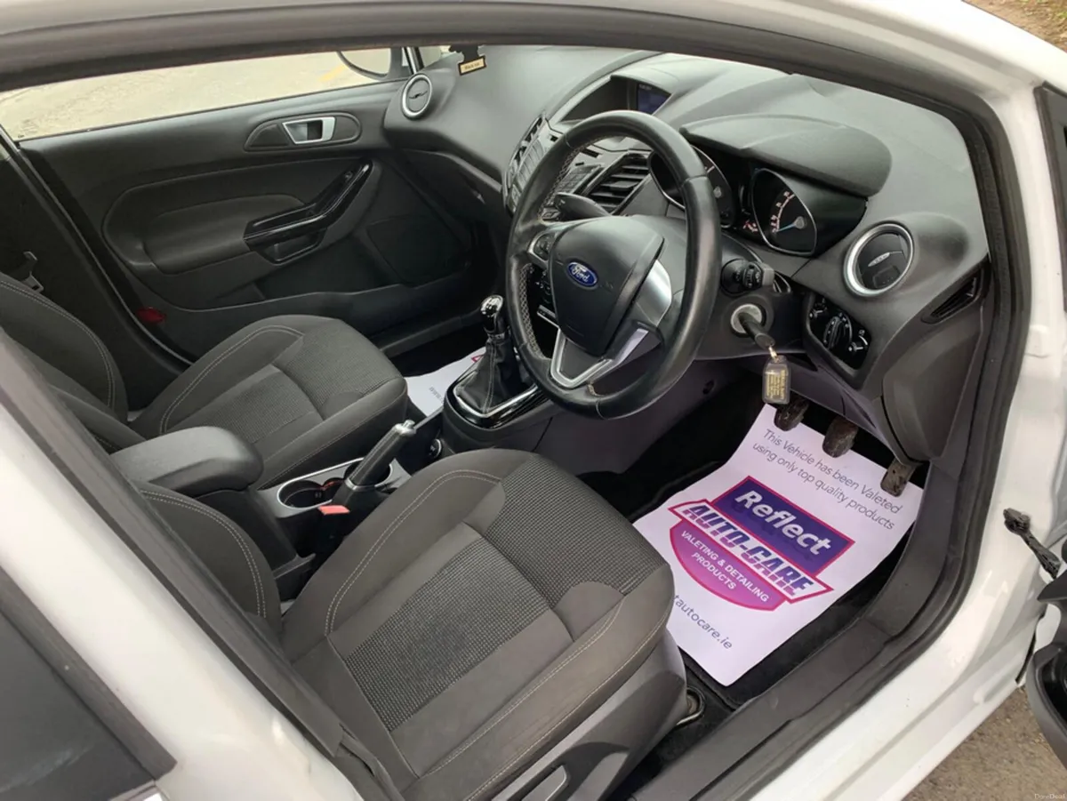 Ford Fiesta TITANIUM 1.0 65PS M5 4DR CB1 CNN - Image 5