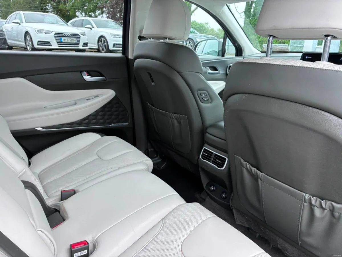 Hyundai Santa Fe 1.6 PHEV PREMIUM AUTO - Image 6