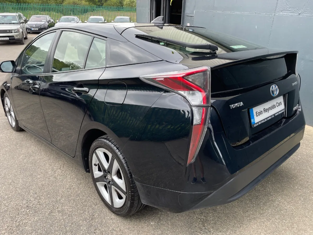 Toyota Prius HYBRID LUXURY 4DR AUTO - Image 4