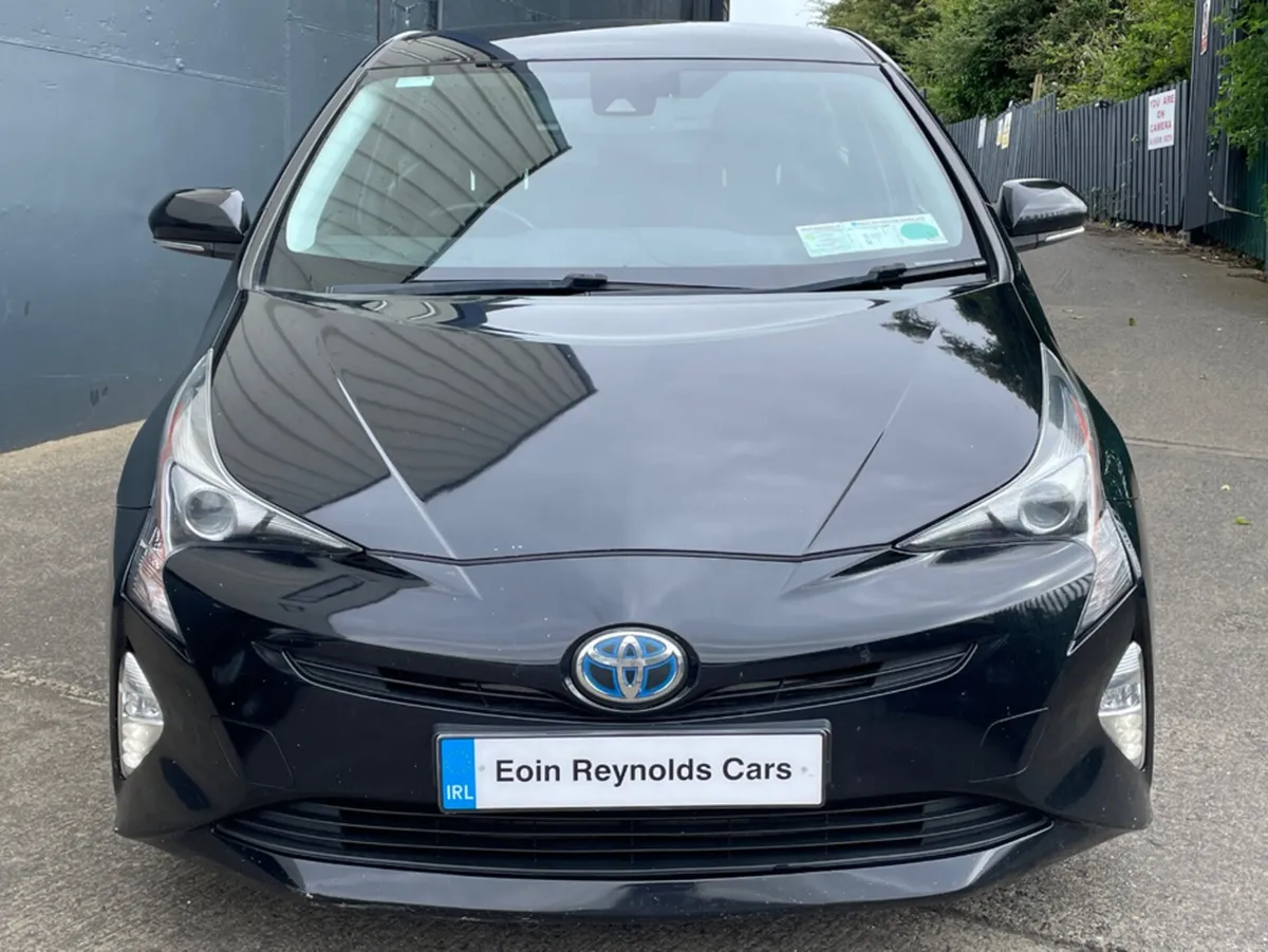 Toyota Prius HYBRID LUXURY 4DR AUTO - Image 2