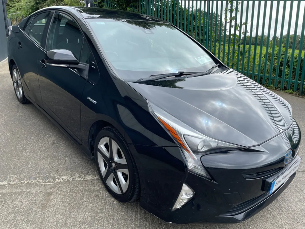 Toyota Prius HYBRID LUXURY 4DR AUTO - Image 3