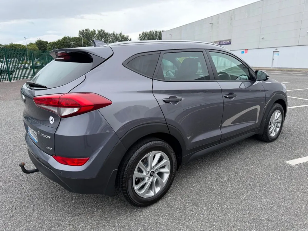Hyundai Tucson 2.0 DIESEL, 4 WHEEL DRIVE, AUTOMATI - Image 3