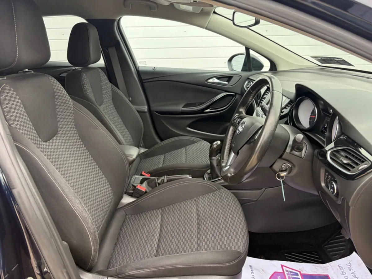 Vauxhall Astra 1.4 SRI 99BHP 5DR - Image 2