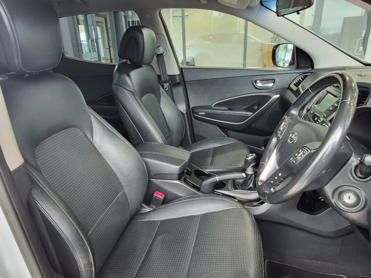 Hyundai Santa Fe 4WD EXECUTIVE 4DR - Image 6