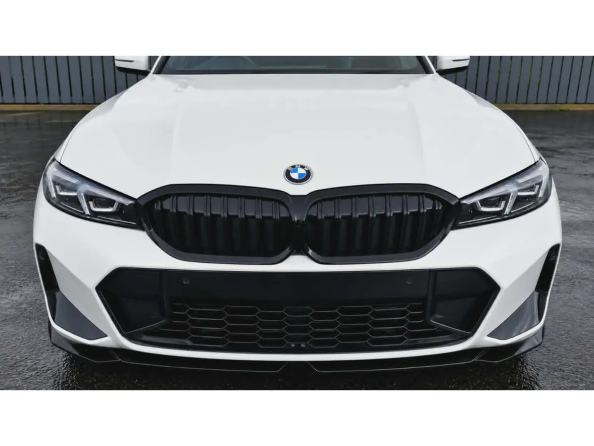 BMW 3-Series M SPORT AUTO very low miles , Full M - Image 4