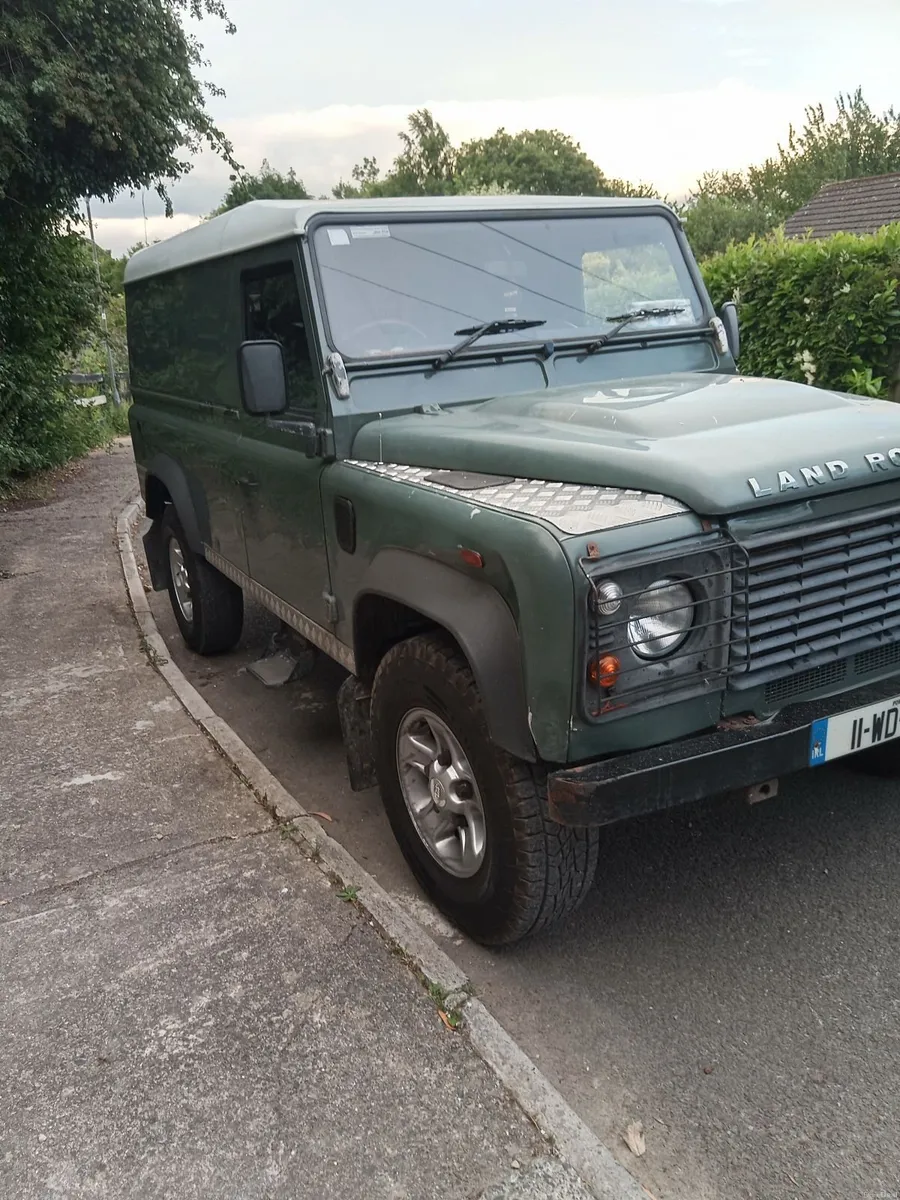 Land Rover Defender 2011 - Image 4